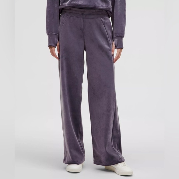 Lululemon Scuba Mid-rise Wide Leg Velvet Pants XS Nightfall Purple - Picture 1 of 7